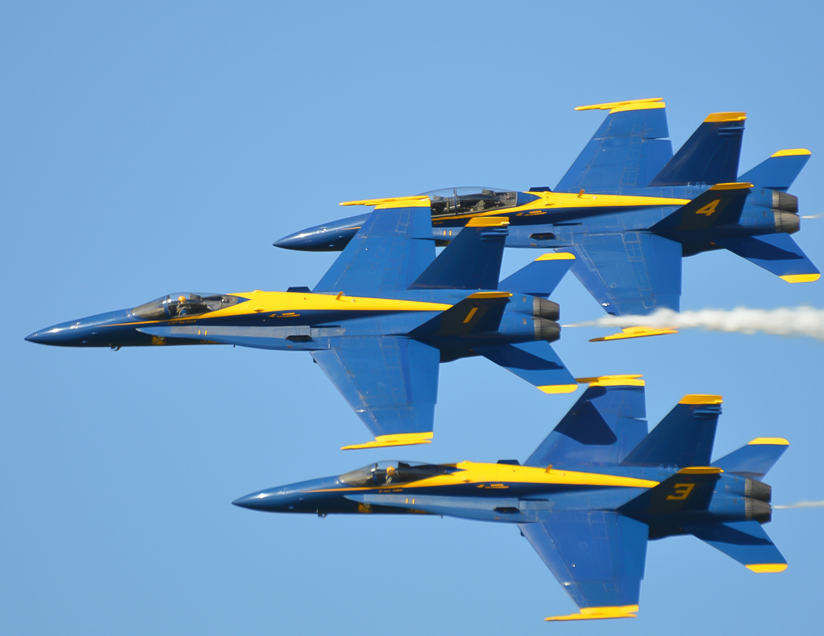 Military - Fighter - F-18A Hornet (Blue Angels) - 2015 09 - Ocean - 109